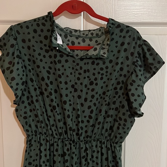 MB Accent Prone Curated Dress - Picture 4 of 4